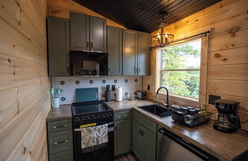 Dailey House | Epic View Cabin & Hiking!