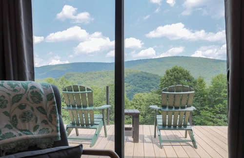 Dailey House | Epic View Cabin & Hiking!