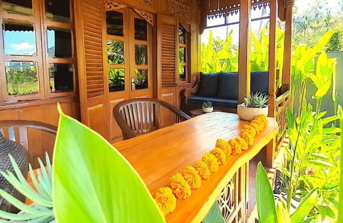 Tumbu Village House | Epic Wood House with Sauna, Pool & Mountain View!