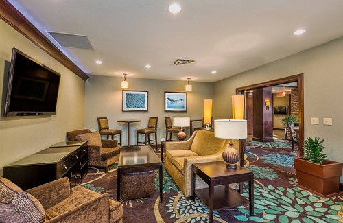 Bismarck Condo | Equipped King Suite Near Downtown | Free Daily Breakfast + Indoor Pool