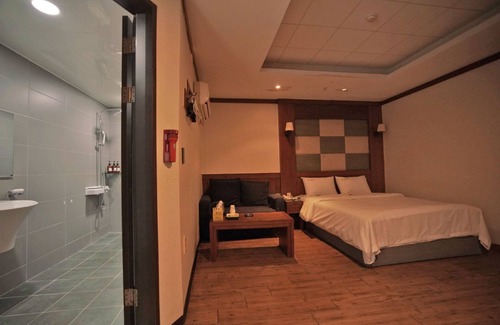 Jincheon Hotel | Equus Motel