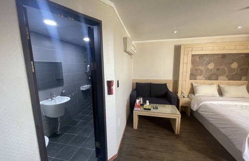 Jincheon Hotel | Equus Motel