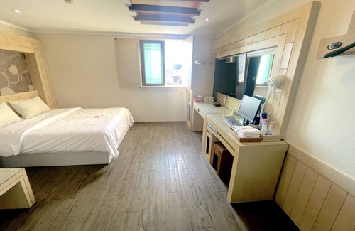 Jincheon Hotel | Equus Motel