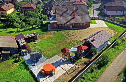 Lazarea House | Erőss Kulcsosház