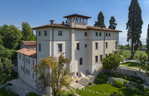 Lonato del Garda Apartment | Eremus Relais Apartment 4 with lake view
