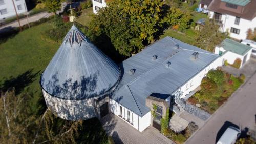 Kelheim Apartment | Erholungsreich - Große familienfreundliche Ferienwohnung in ehemaliger Kirche