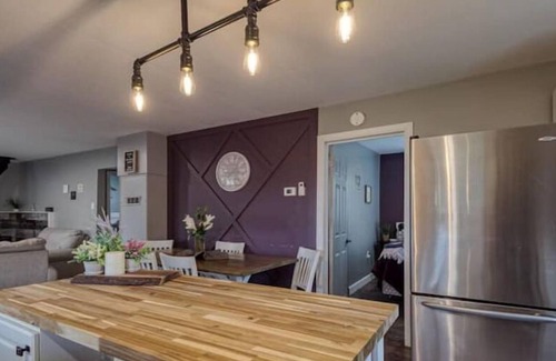 Selkirk Cottage | Erie Shores Retreat family cottage with hot tub!!