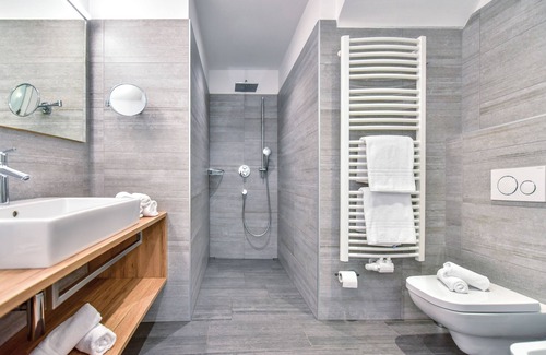 Sesto Ski Chalet | Erlebe Bergidylle im Stabingerhof. Chalet