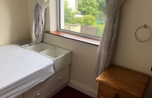 Belturbet House | Erneside Townhouses 3 Bedroom Self-Catering Holiday Rentals near River Erne