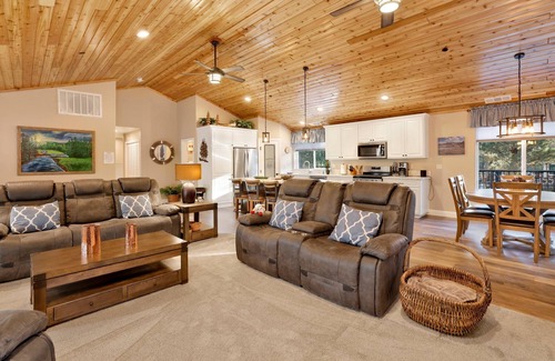 Woodlands Cabin | Erwin Lake Place #2219