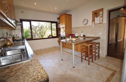 Marbella Villa | CABOPINO GOLF VILLA & POOL 15 MINS WALK TO PORT/ANDYS BEACH/BARS/RESTAURANTS