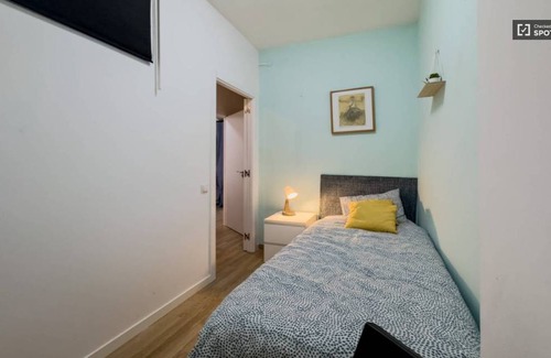 La Nova Esquerra de l'Eixample Resort | 100 m² Private room ∙ 1 bedroom ∙ 1 guest