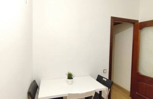 La Nova Esquerra de l'Eixample Resort | 100 m² Private room ∙ 1 bedroom ∙ 1 guest