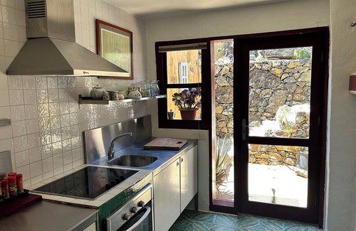 Taibique Cottage | Rural home for 4 guests, art gallery inspired