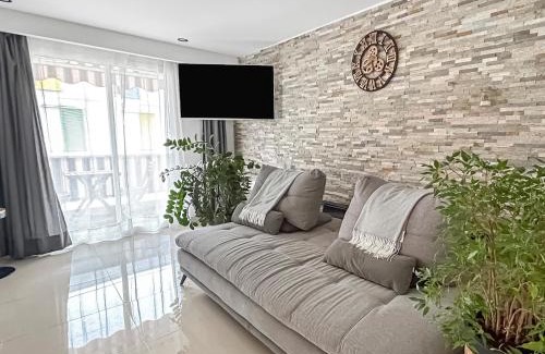Pasteur Apartment | Escapade à Nice - T2 cosy, clim & balcon