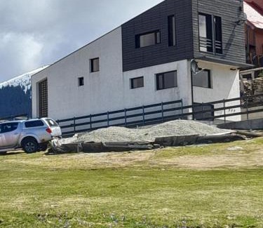 Petrosani Cabin | ESCAPE