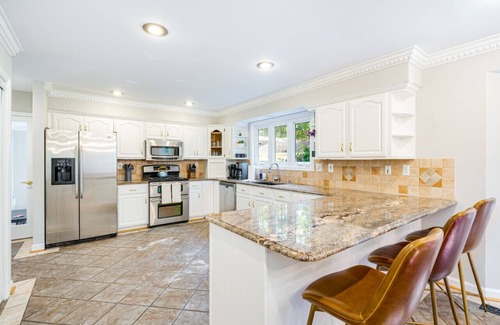 Marshall House | Escape the city to this Spacious and Clean 5BR/3.5BA home with a Heated Pool and Spa on 8 Acres in Horse & Wine Country