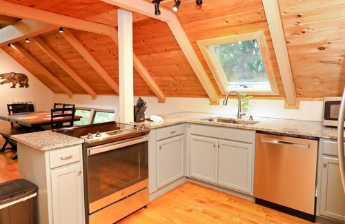 Frank Cabin | Escape the ordinary, discover the tranquility & warmth of this A-Frame cabin