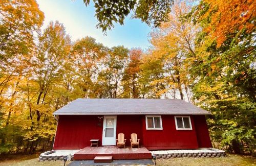 Woodridge House | Escape to a 3-Bedroom Cabin in Lower Catskills