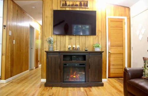 Woodridge House | Escape to a 3-Bedroom Cabin in Lower Catskills