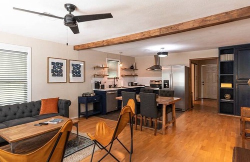 East Riverside Apartment | Escape to a Restored 1920s East Waco Bungalow