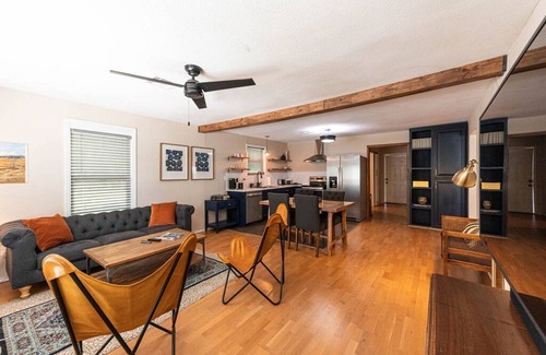 East Riverside Apartment | Escape to a Restored 1920s East Waco Bungalow