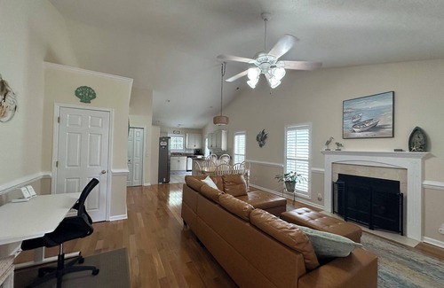 Tranquil Harbour House | Escape to Basil’s Beach Bungalow, a charming 3bed 2bath in beautiful Oak Island.