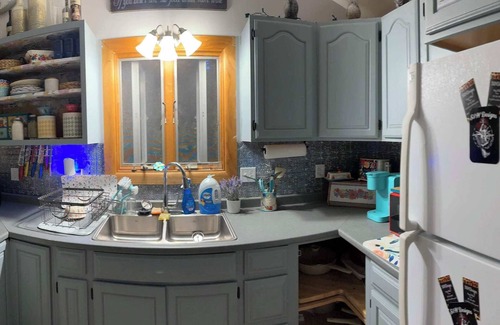Baileyville House | Escape to Bear Cove: Your Cozy Lakeside Getaway on Meddybemps Lake! 🌲🏞️