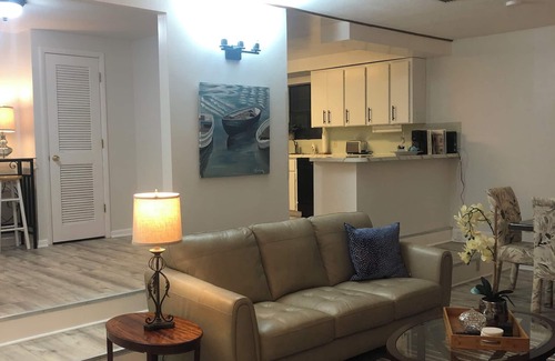 Melrose House | Escape to Beautiful Lake Lily