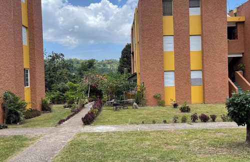 Saint Andrew Apartment | Escape to breathtaking natural beauty yet 5 minutes from major shopping centers