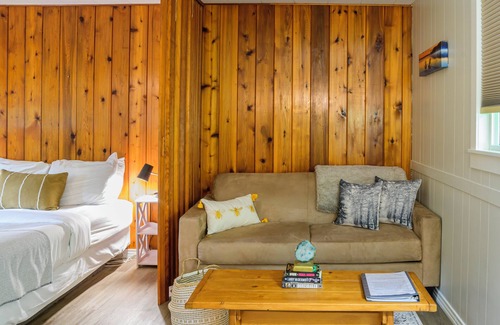 Christina Lake Hotel | Escape to Christina Lake - Budget Friendly Sleeps 4 - Beaches, Golf, Fishing