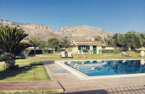Aitoliko Villa | Escape to Kipos: Private Pool Villa near Mesologgi