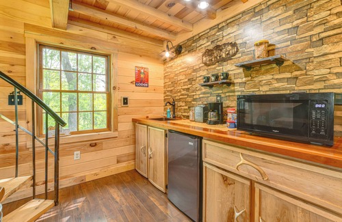 German Cabin | Escape to Nature: Secluded McDonough Cabin!