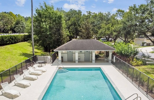 Sunset Lakes House | Escape To Paradise. 2946 Sunset Vista