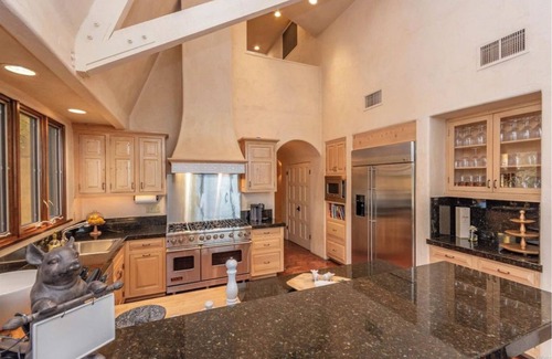 Napa Valley House | Escape to Paradise: A Stunning Tuscany-Style Home with Views of Vineyards