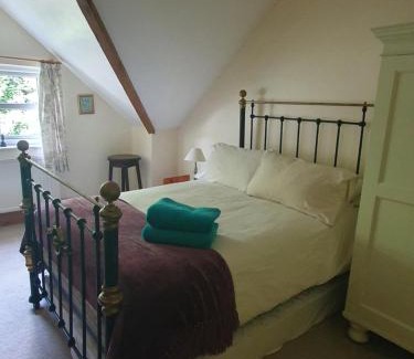 Llawhaden Villa | Escape to Pembrokeshire - charming spacious cottage
