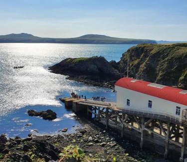 Llawhaden Villa | Escape to Pembrokeshire - charming spacious cottage