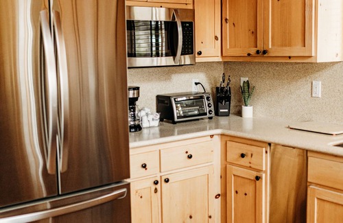 Dollar Point Cabin | Escape to The Cabin Retreat, a serene getaway for the entire family.