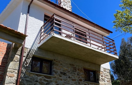 Santo Antonio dos Olivais Cottage | Escape to the Heart of Portugal: Countryside House, near River beach and trails
