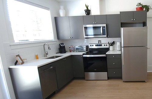 Sooke Apartment | Escape to the Mountains & Ocean with your private hot tub!