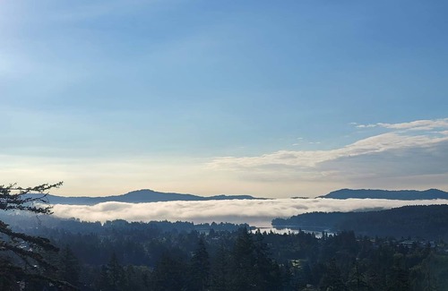 Sooke Apartment | Escape to the Mountains & Ocean with your private hot tub!