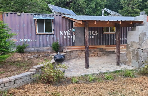 Millers Creek House | Escape to the NC Mountainside and stay in this unique Container home