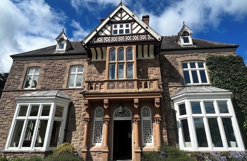 Banteer House | Escape to Timeless Luxury at Clonmeen House: Hidden Gem in Ireland's County Cork