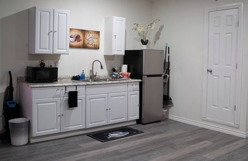 Del Mar Apartment | Escape to your cozy Corpus Christi retreat!