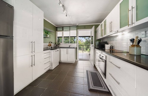 Esk House | Esk budget accommodation.