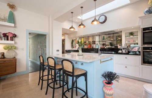 Eskbank House | Eskbank Terrace Spacious House