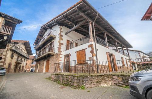 Arizkun Ski Chalet | Espaciosa casa rural en pleno corazón del Baztán