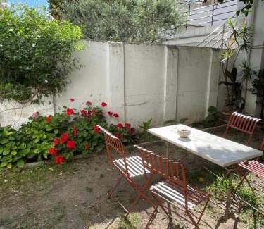 Vilassar de Mar Villa | Espectacular casa indiana en primera línea de mar