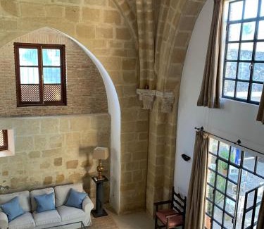 Old Town Baeza House | Espectacular iglesia románica