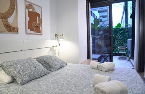 Quatre Carreres Apartment | Espectacular Loft Piscina y Terraza - Metro L10 - Las Ciencias - Ruzafa - Valencia Centro